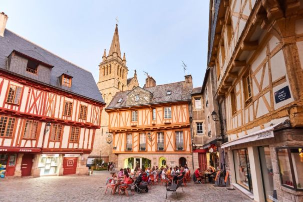 Vannes Place Henri IV © alexandre lamoureux