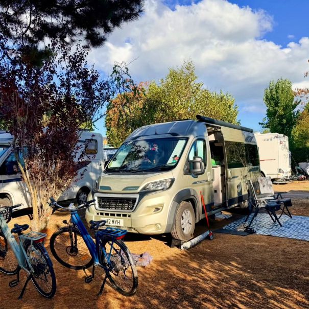camperplaats voor buscamper en camper - camping la plage - la trinite sur mer